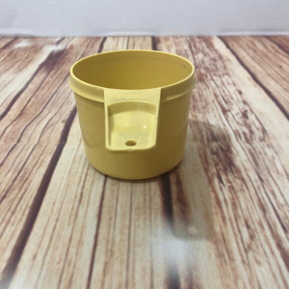 Vintage Tupperware Harvest Gold Nesting Measuring Cup 1 CUP Replacement 761-2 - Picture 3 of 10